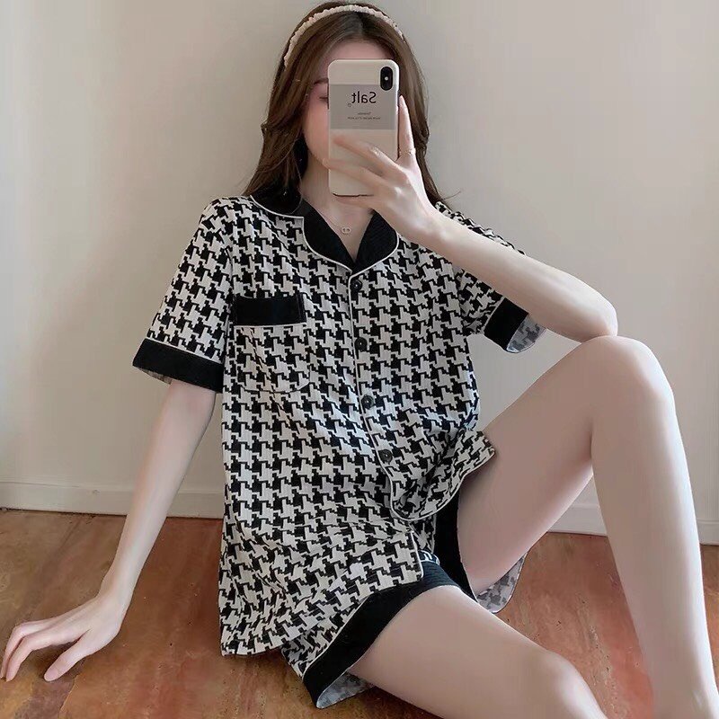 Bộ Pijama Lụa Cộc Tay Phối Viền Hàng Thiết Kế Cao Cấp Chất Mềm Mịn Mát | BigBuy360 - bigbuy360.vn