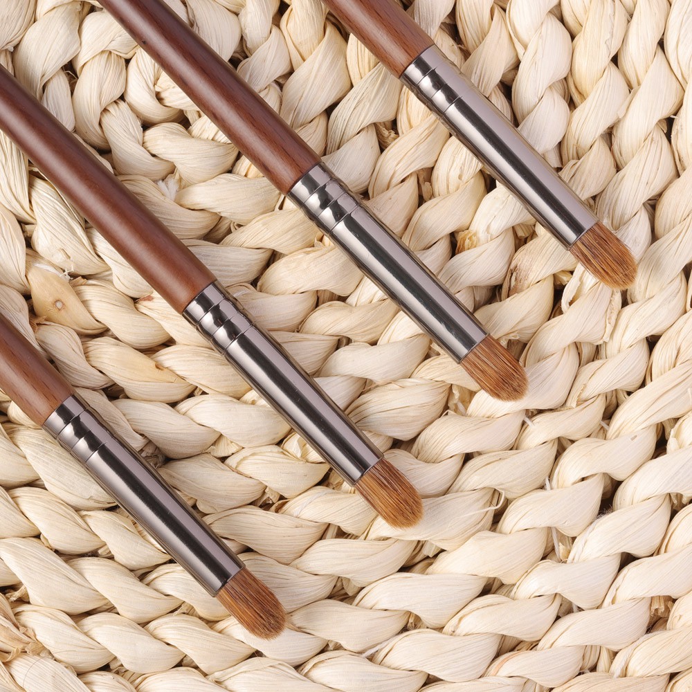 Bộ 2 cọ trang điểm OVW chuyên dụng XQ18*2