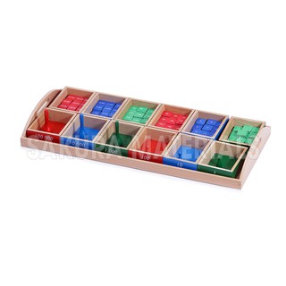 30101140092 - hộp trò chơi con tem 1, 10, 100, 1000, 10000, 100000, với các con ki và khay nhỏ để các con tem