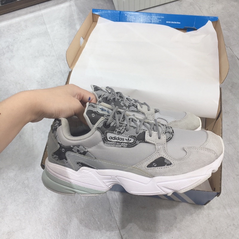Giày thể thao Sneaker Adidas Falcon màu Xám hoạ tiết