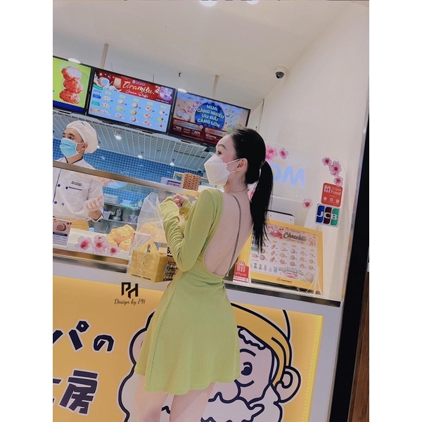 Váy len tăm xoè hở lưng