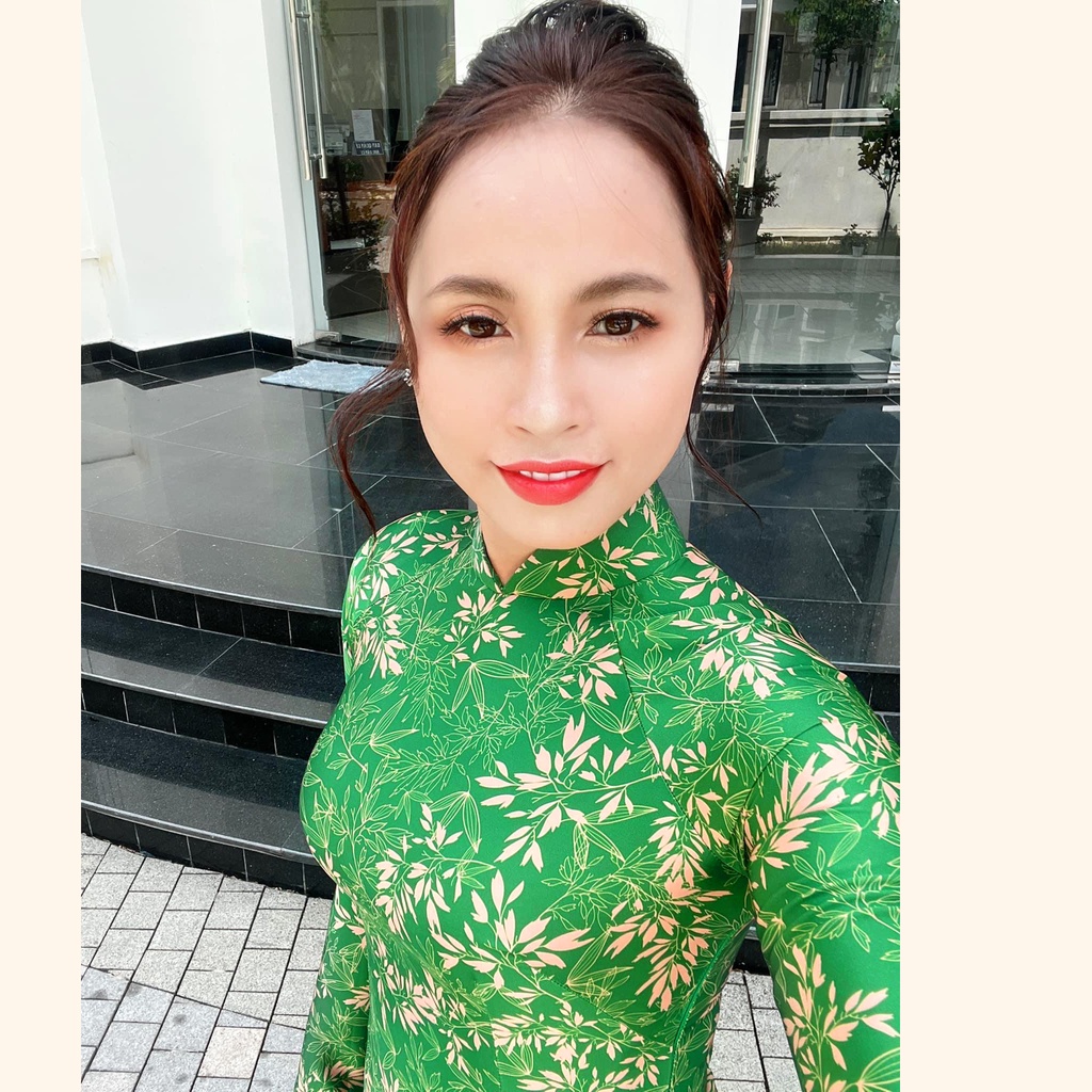 Áo dài lụa bóng Thái Tuấn họa tiết lá tre trúc xanh - Áo dài mẹ áo bà sui