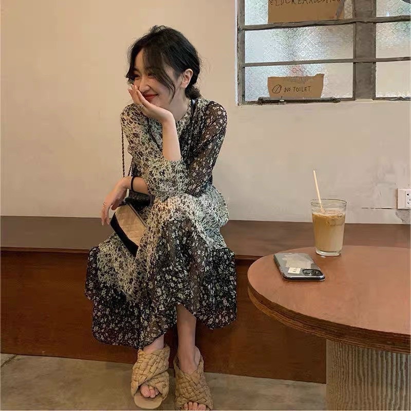 Váy xuông voan hoạ tiết xinh xắn