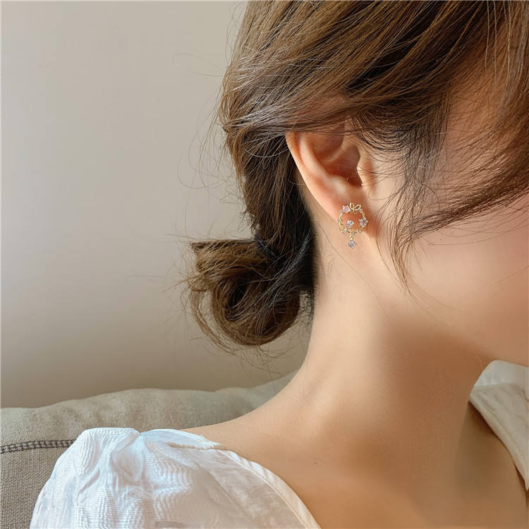 Bông Tai Tròn Hình Hoa Bướm Đính Đá Nhiều Màu Lấp Lánh Phong Cách Hàn Quốc Cho Nữ