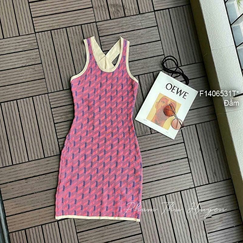 Đầm body len họa tiết phối dây chéo lưng sátn