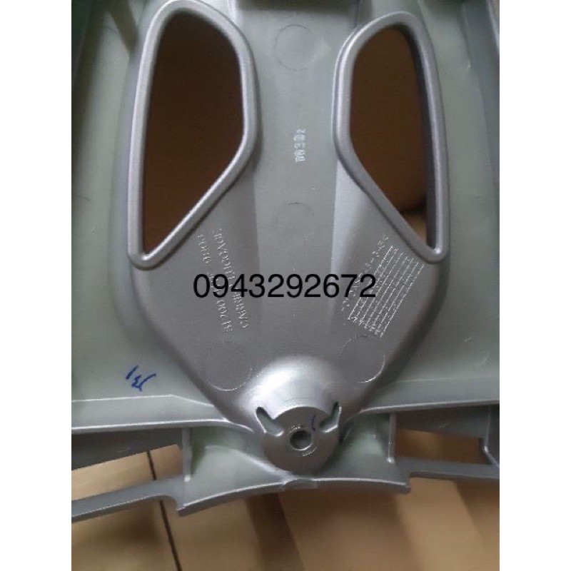 Tay dắt cảng sau SH ý Honda