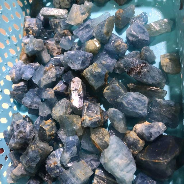Vụn đá aquamarine thiên nhiên