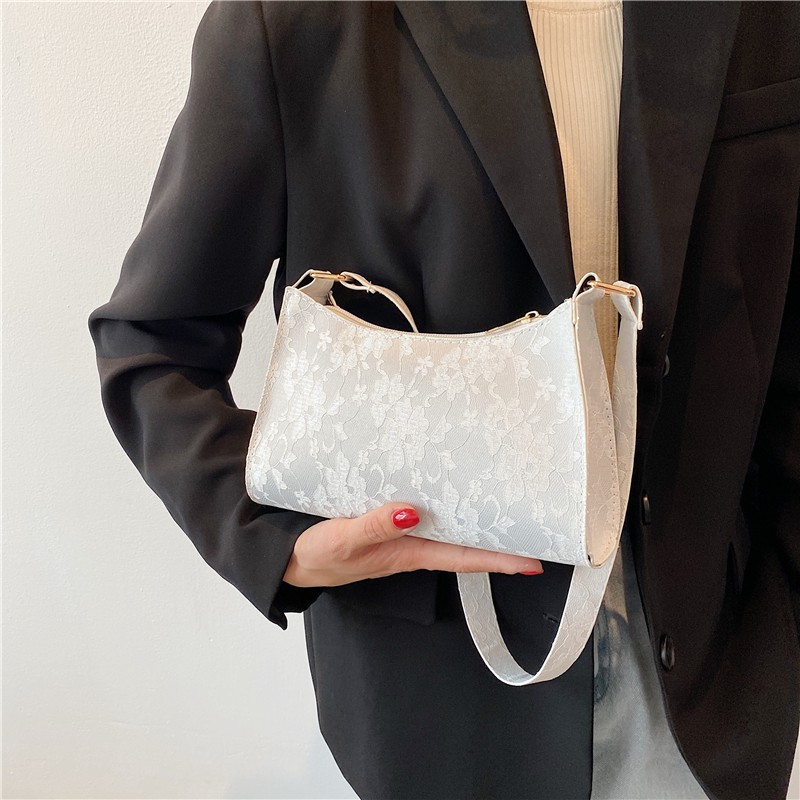 Summer western style niche design lace underarm bag baguette bag female 2021 new wave high-end Japanese small satchel