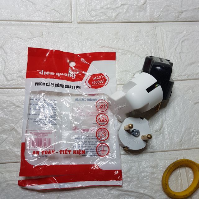 Phích cắm TẨU chịu tải 4500W Điện Quang dùng cho thiết bị công suất lớn