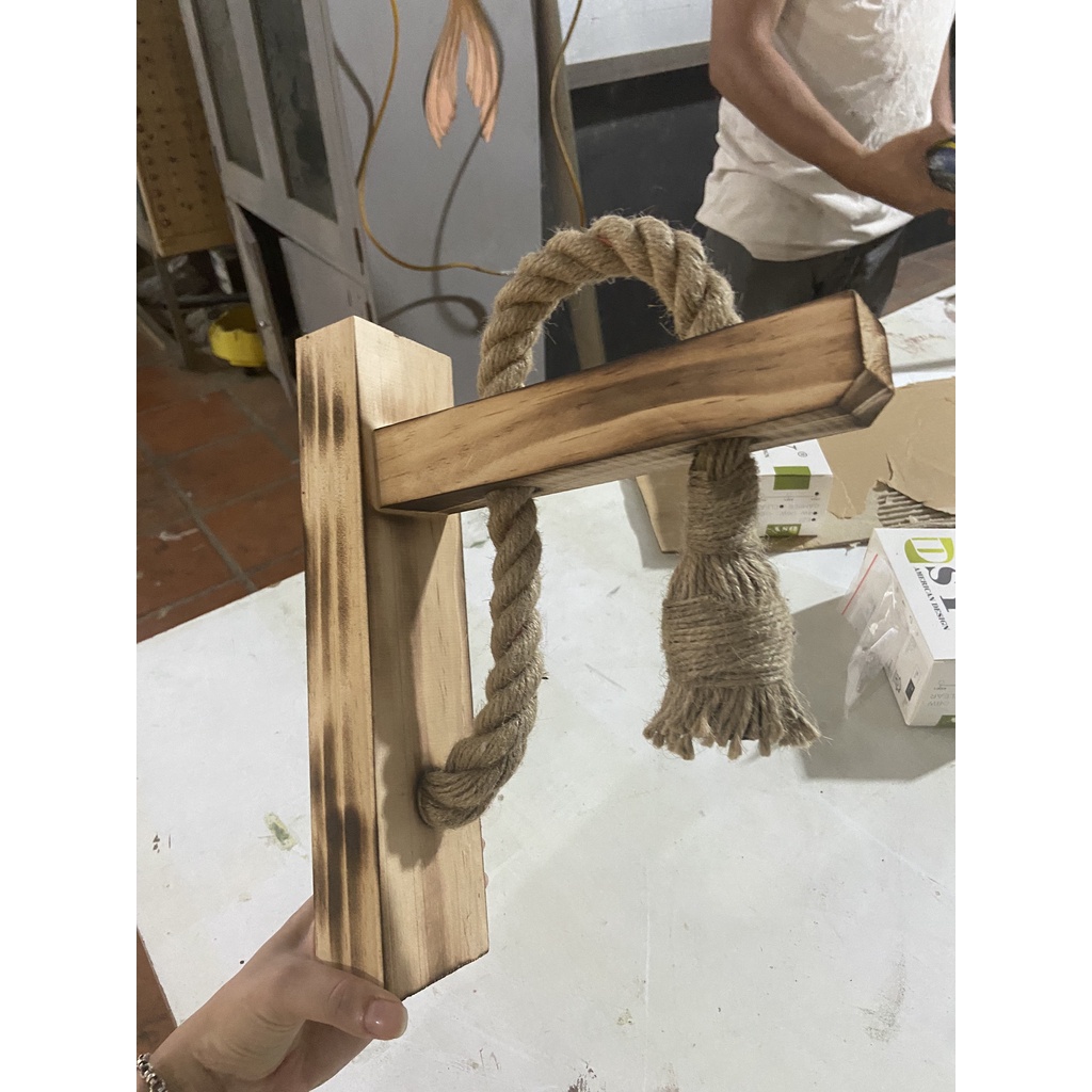 Đèn gỗ decor cầu thang , sân vườn phong cách vintage- Gỗ Nâu