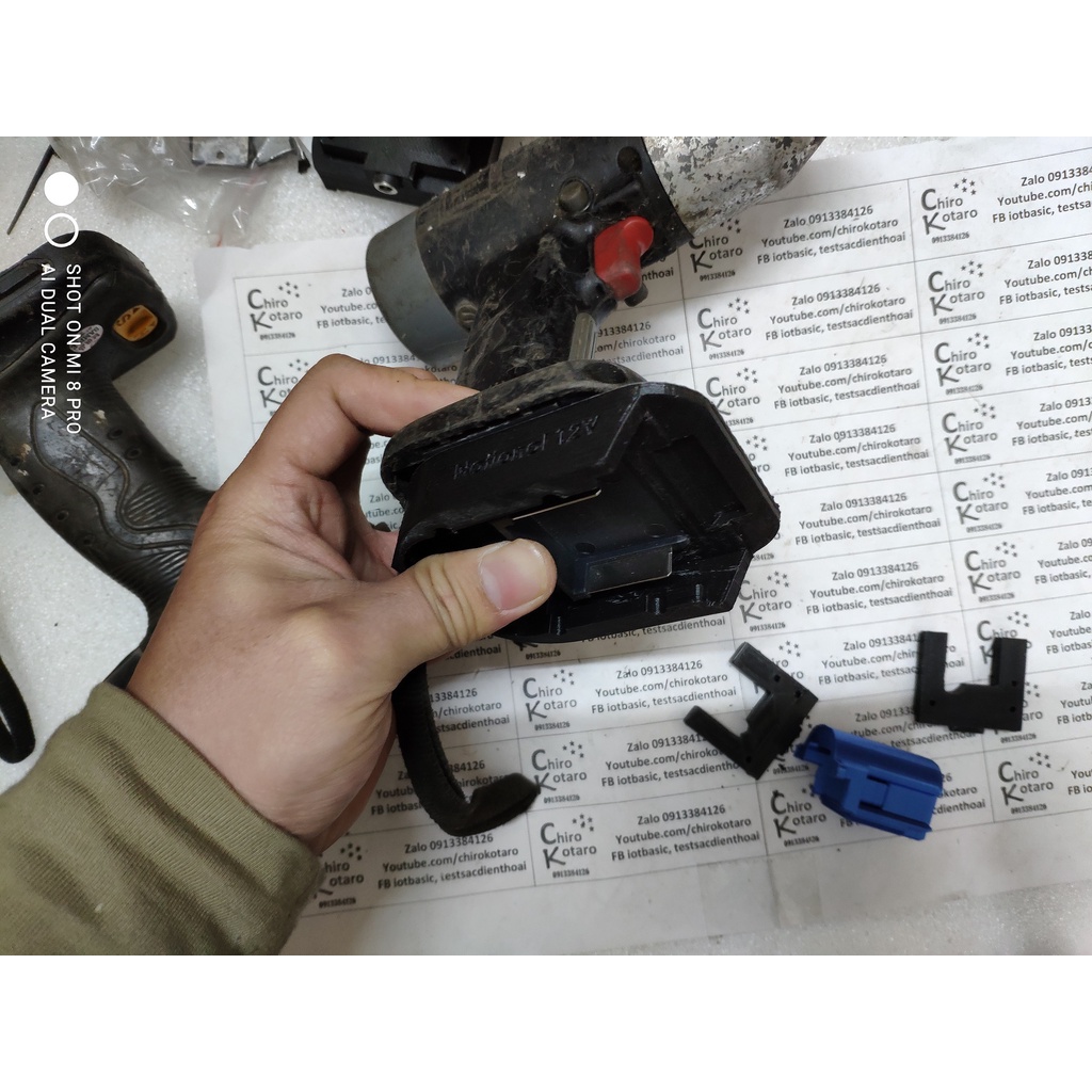 Đế chuyển máy National 12V NiCD sang dùng hộp pin cài Makita hệ LXT, Makita phổ thông