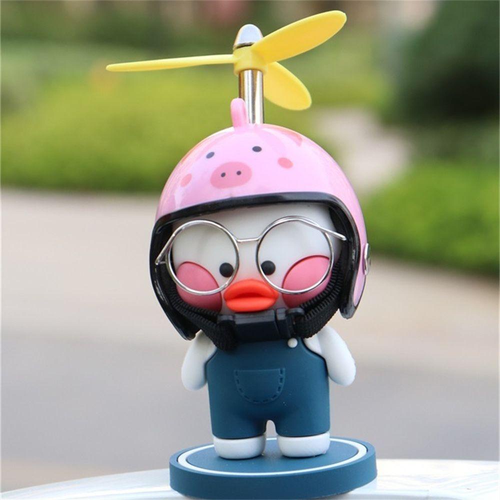 Phụ kiện trang trí xe hình chú vịt vàng đội mũ bảo hiểm có cánh quạt dễ thương làm quà tặng