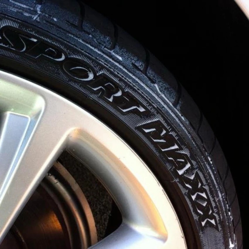 Chai xịt chăm sóc lốp phục hồi cao su - 3M Tire Dressing PN39042LT 400ml