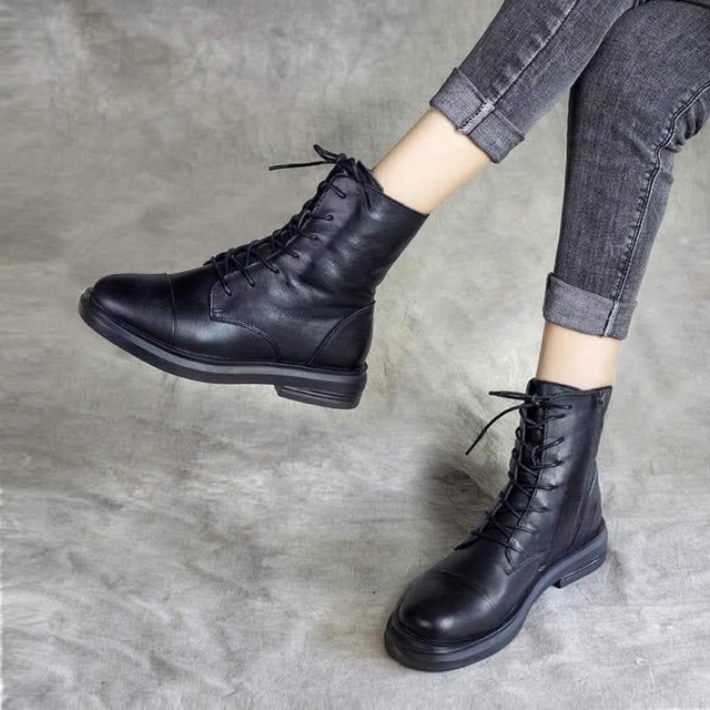 Siêu phẩm bốt đen có dây cực ngầu