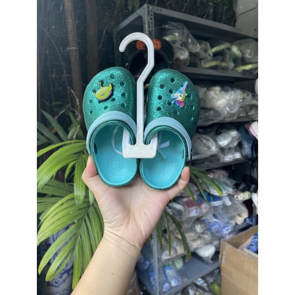 Dép Crocs bé gái size c7