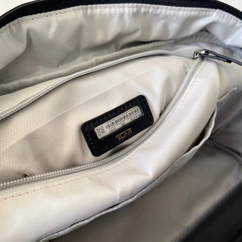 Tumi 4934767 Vista series Túi Xách Đeo Vai Một Dây Đa Chức Năng Và Được Thiết Kế Cho Nữ