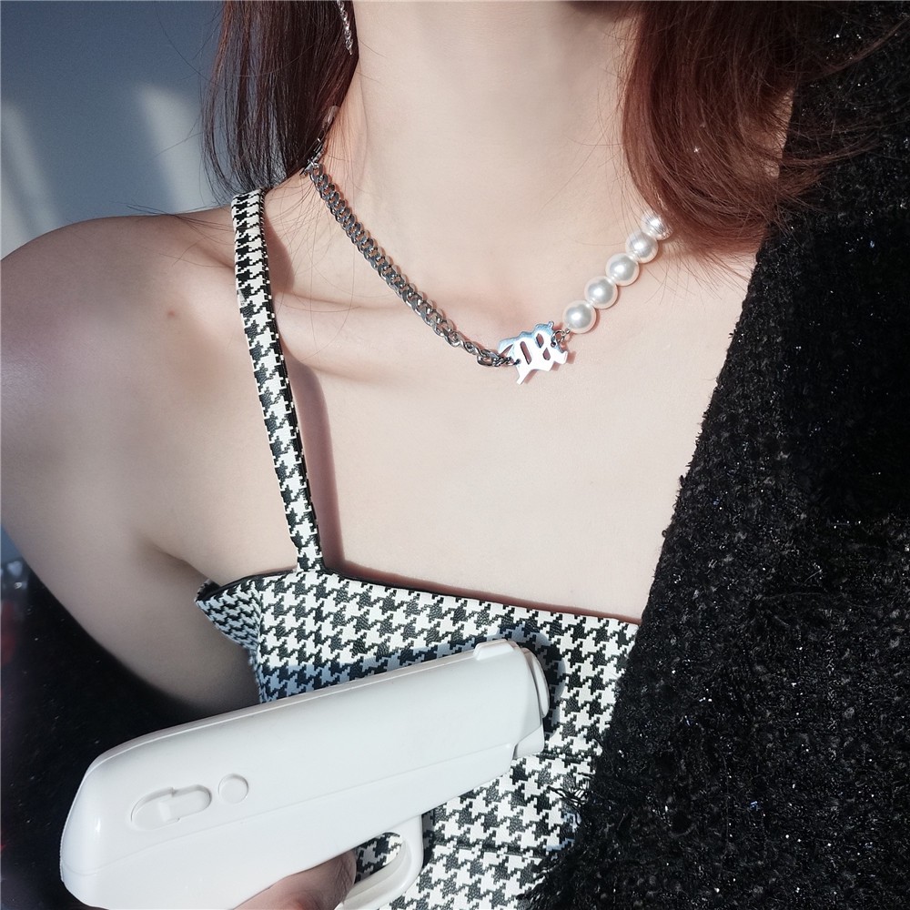 Vòng cổ Choker đính hạt ngọc trai cá tính