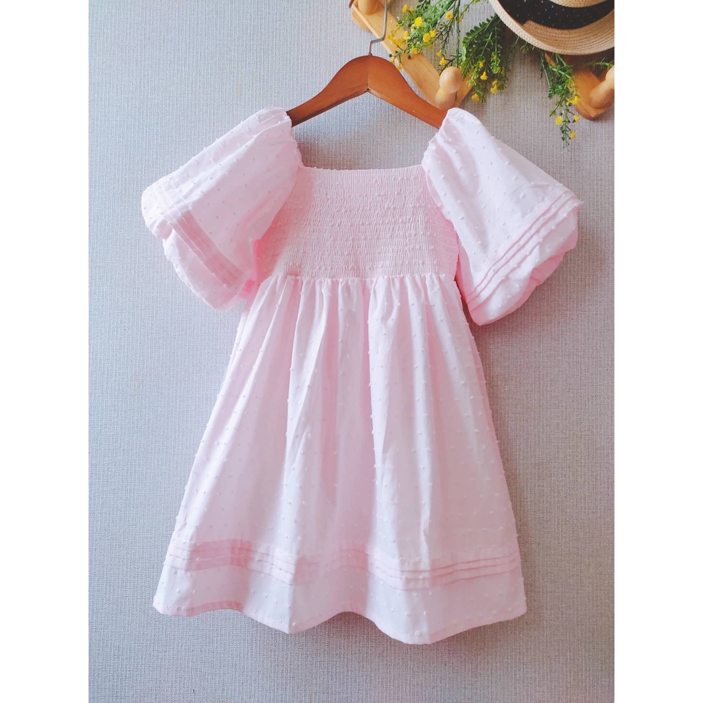Váy đầm hồng, tay phồng smock ngực cho bé gái