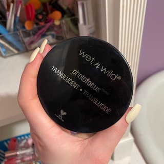 Phấn phủ bột Wet n Wild PhotoFocus 𝐋𝐨𝐨𝐬𝐞 𝐒𝐞𝐭𝐭𝐢𝐧𝐠 𝐏𝐨𝐰𝐝𝐞𝐫 𝐓𝐫𝐚𝐧𝐬𝐥𝐮𝐜𝐞𝐧𝐭 20gram