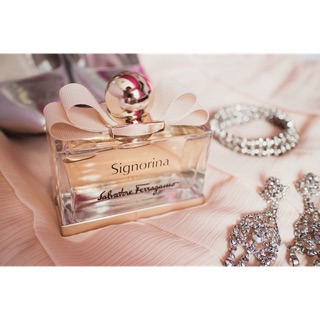 NƯỚC HOA NỮ SIGNORINA ELEGANZA CỦA HÃNG SALVATORE FERRAGAMO (CHAI NHỎ)