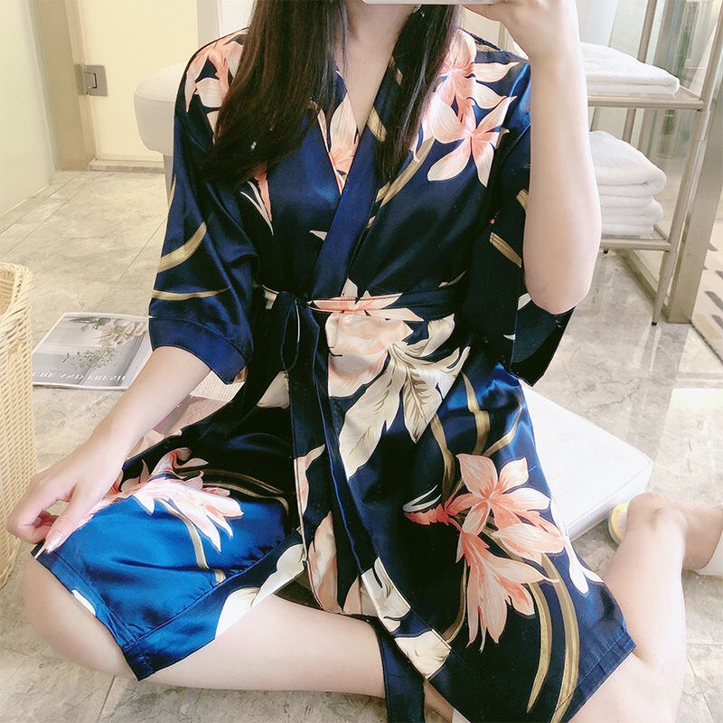 ÁO CHOÀNG NGỦ CHẤT LỤA HỌA TIẾT HOA - ĐỒ NGỦ VEERA QUEEN | BigBuy360 - bigbuy360.vn