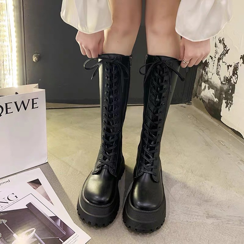 BOOTS ĐÙI BUỘC DÂY ĐẾ BÁNH MÌ