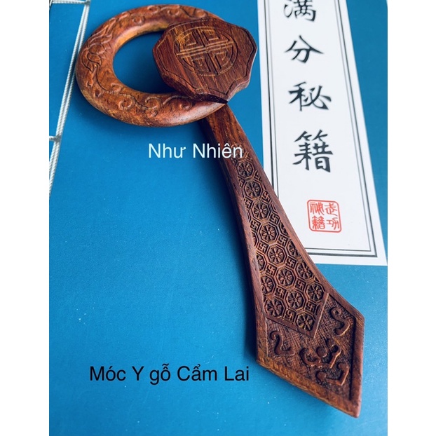 Móc Y Áo Ca Sa gỗ Cẩm Lai