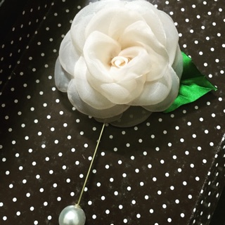 Trâm Hoa cài áo, váy, vest vải voan Mỹ có lá