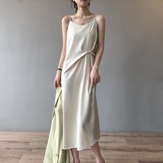 Đầm lụa hai dây nhấn eo dáng suông sang trọng Gone Dress