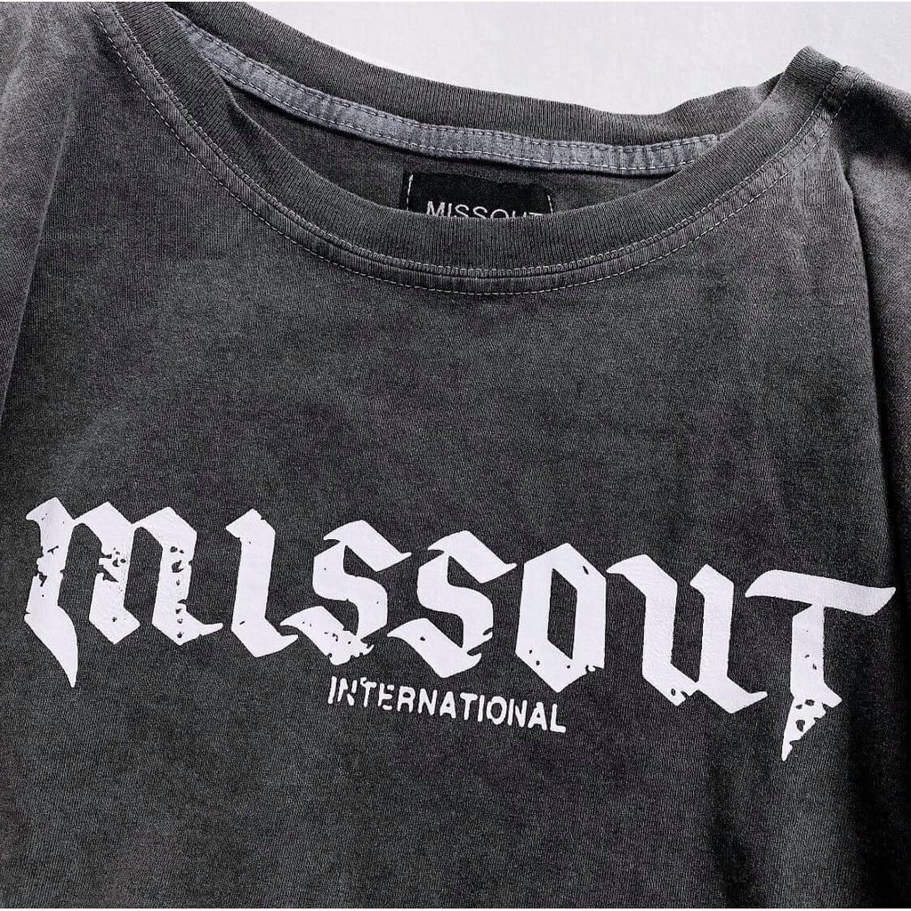 Áo Thun Loan Tay Lỡ Miss Out Unisex