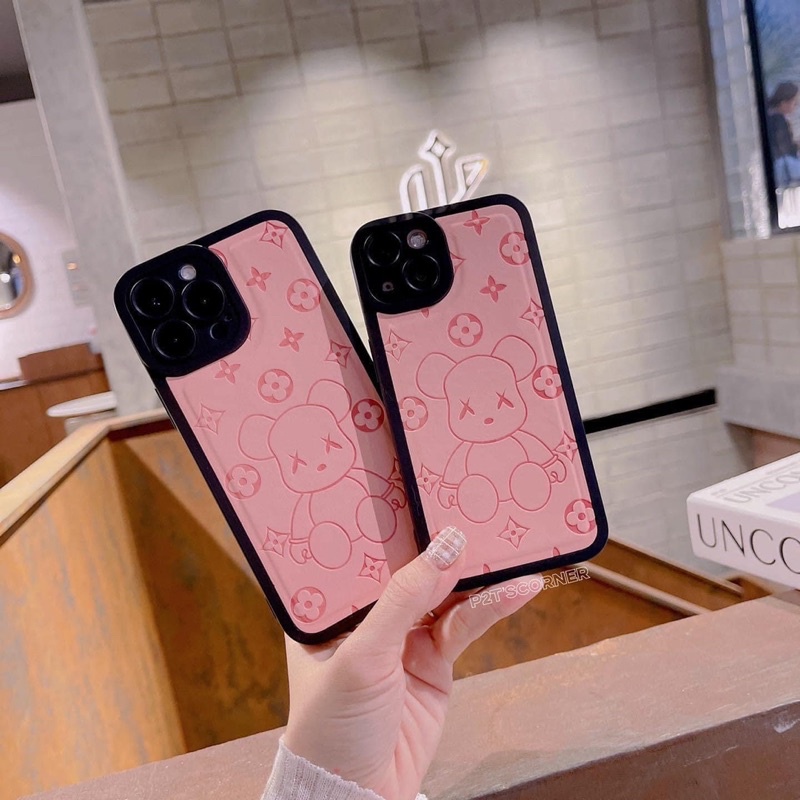 Ốp lưng Iphone bearbrick LV da