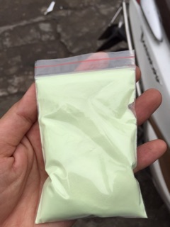 Bột dạ quang phát sáng trong đêm