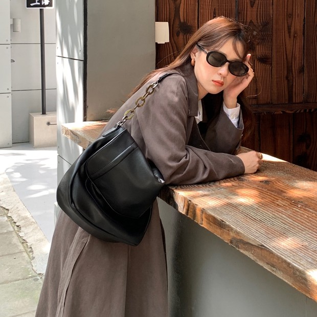 [Mã SKAMA06 giảm 8% tối đa 50K đơn 250K] Túi đeo chéo da vintage | BigBuy360 - bigbuy360.vn