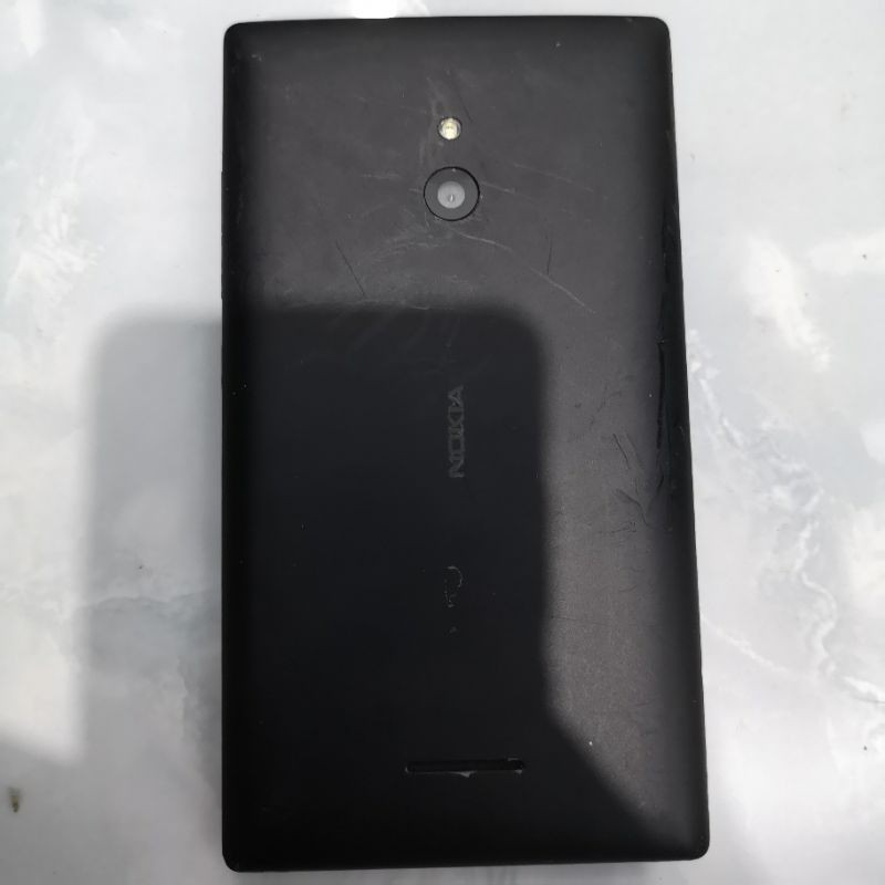 Xác Nokia XL RM 1030 hư màn trong, cảm ứng ngoài còn đẹp, main còn nguồn, đủ pin