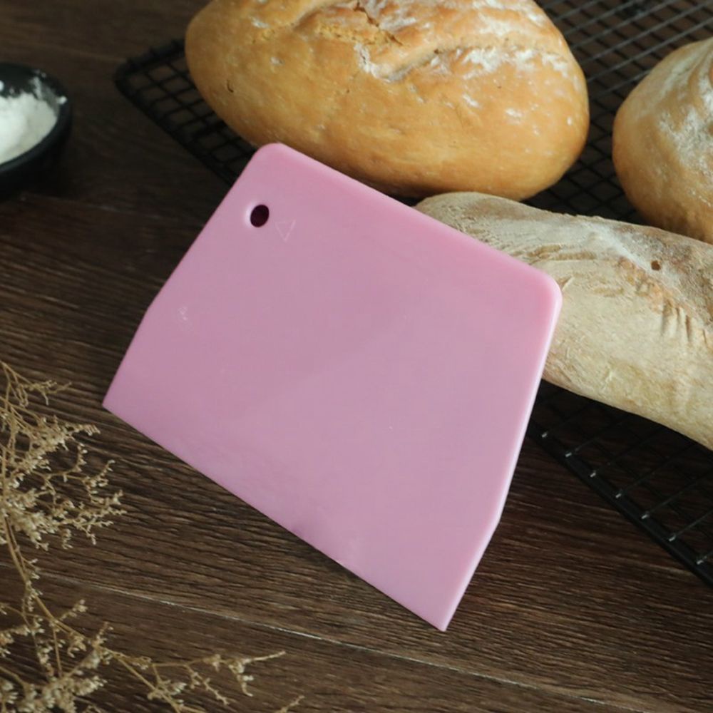 Dụng cụ cắt bánh bằng nhựa nhiều màu lựa chọn