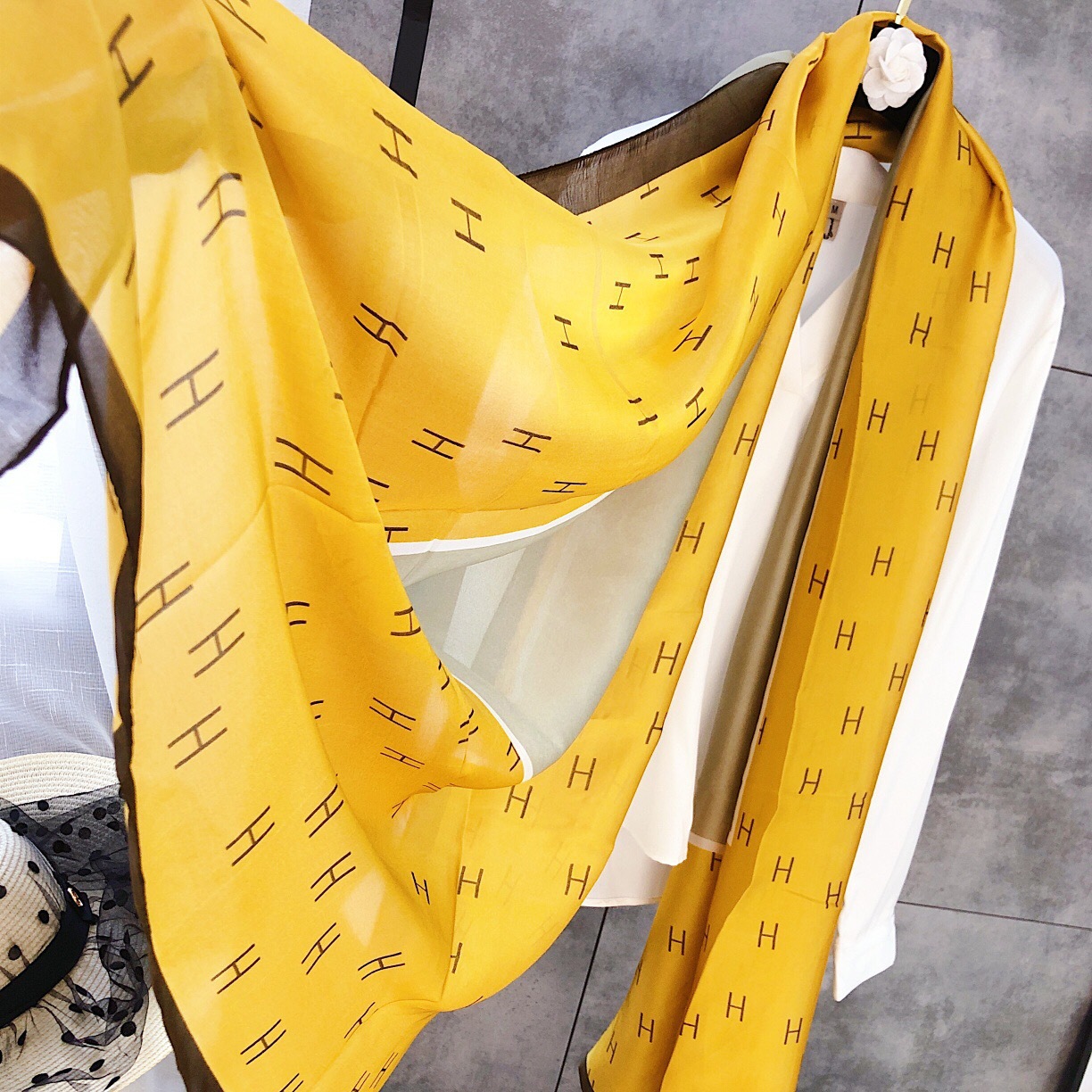 Khăn choàng cổ làm bằng lụa in họa tiết chữ thời trang 2020 dành cho phái đẹp 90x180cm | BigBuy360 - bigbuy360.vn
