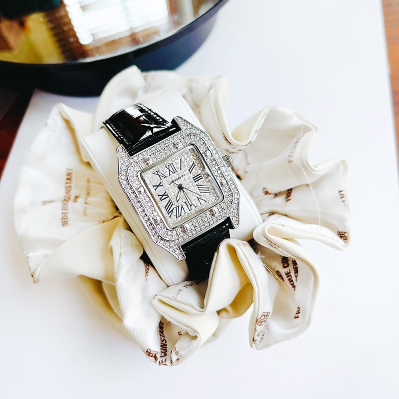 Đồng hồ nữ ⌚️Jenoti mã mới siêu xinh tựa car.tier