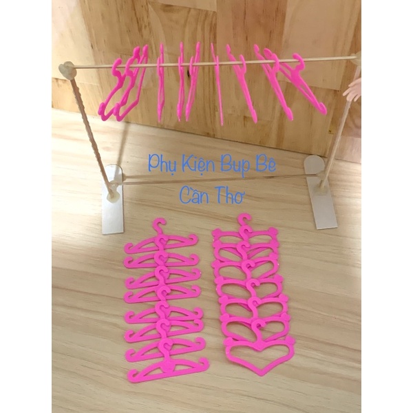 Set 20 móc áo cho bup bê Barbie, Xinyi, Kexin, Licca..