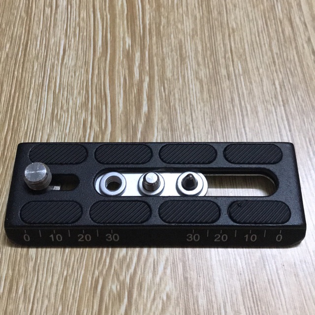 Plate gắn chân máy ảnh Weifeng 718