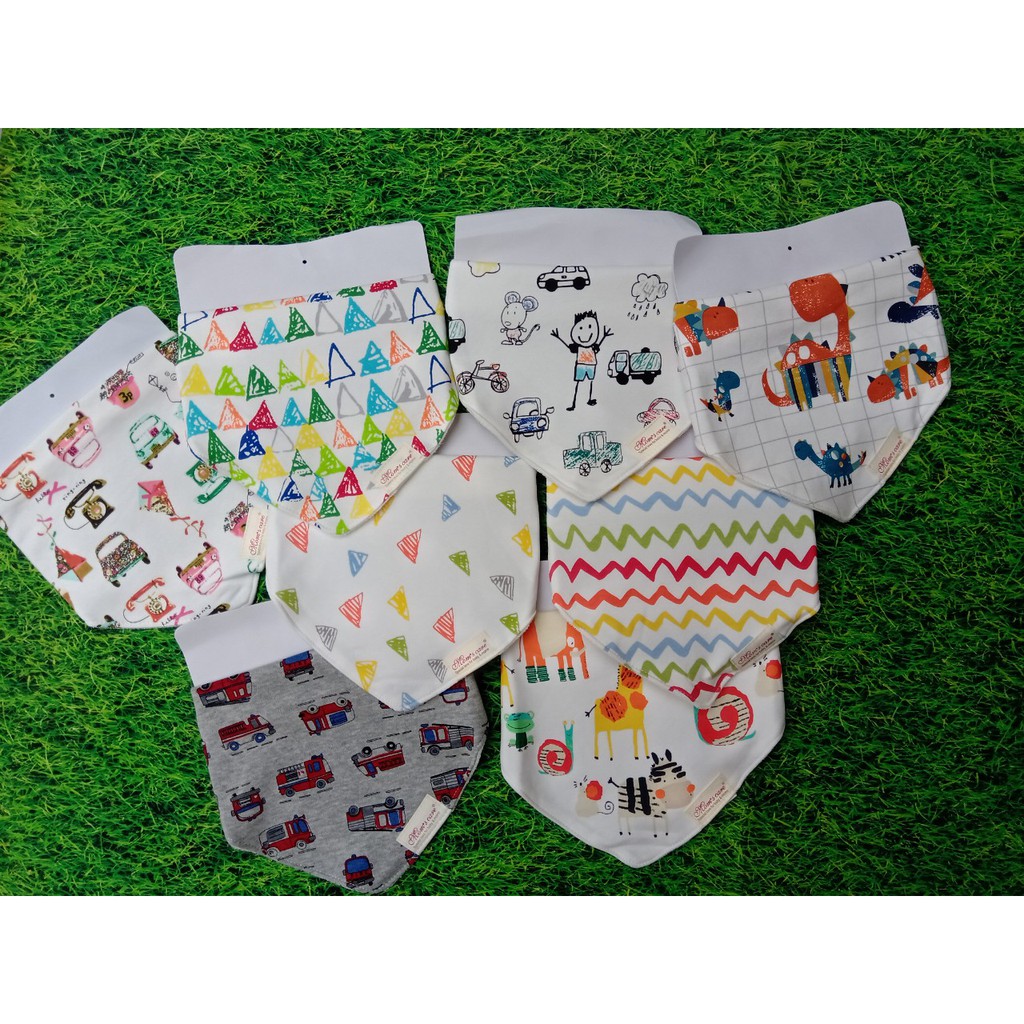 Yếm Tam Giác Cho Bé Momcare Cotton Siêu Mịn 2 Cúc Bấm Y02