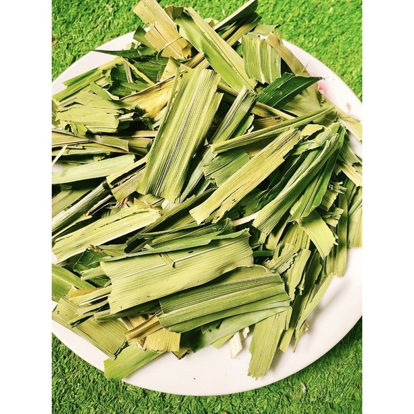 Lá dứa khô nấu chè, nấu xôi, làm bánh … 20g