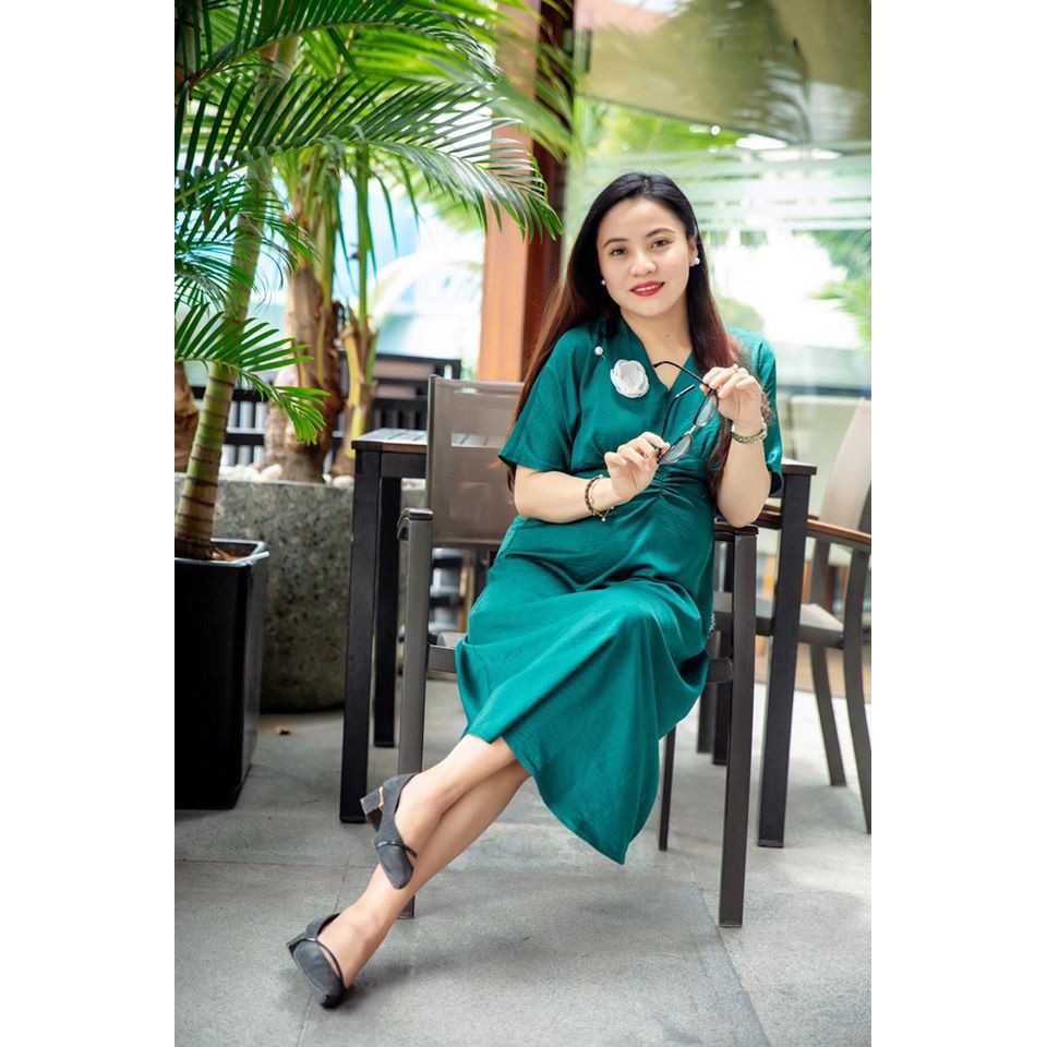 Đầm bầu đẹp Lily Dress chất liệu lụa nhung cao cấp thích hợp mặc đi tiệc đi làm thiết kế bởi LAMME