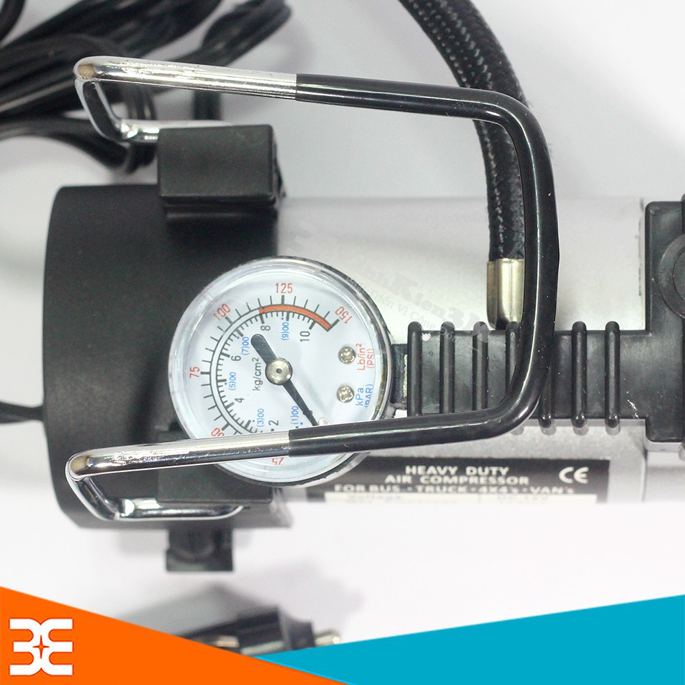 Bơm Lốp Ô Tô Xe Máy 12VDC 965 Kpa Màu Bạc