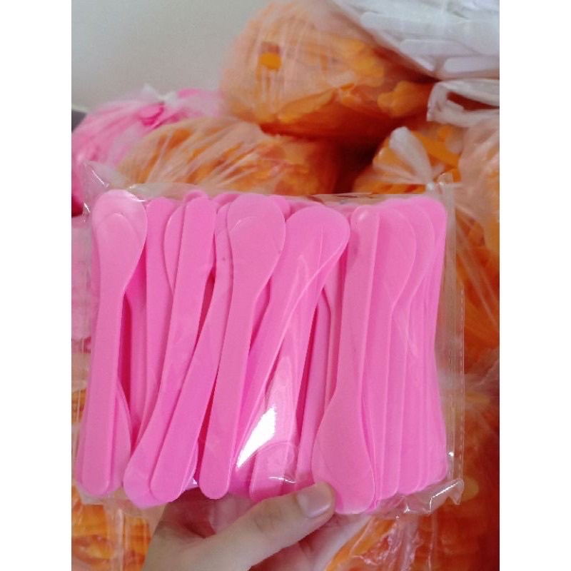 Combo 50 que múc kem dài 12cm