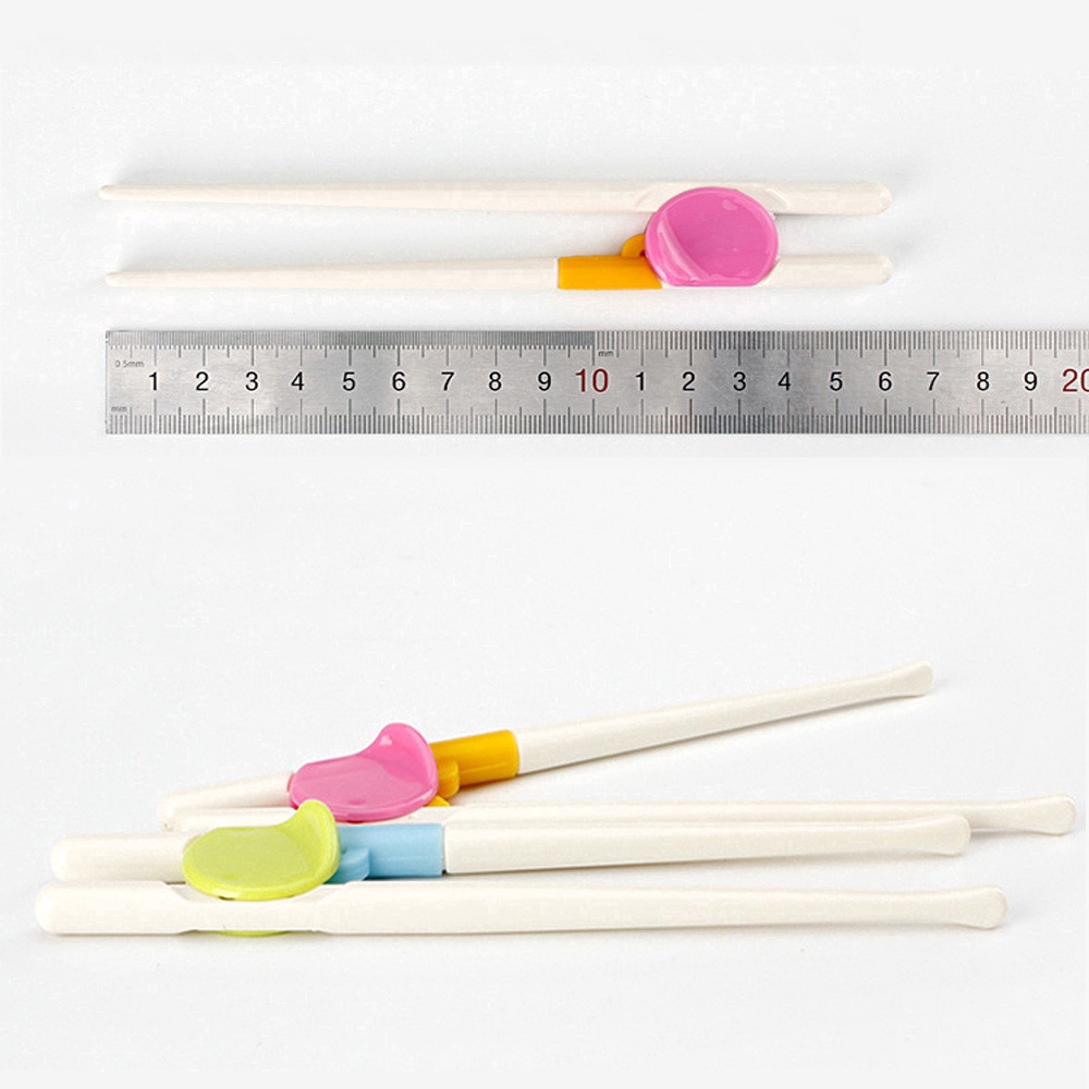 Đũa tập ăn cho bé in hình dễ thương