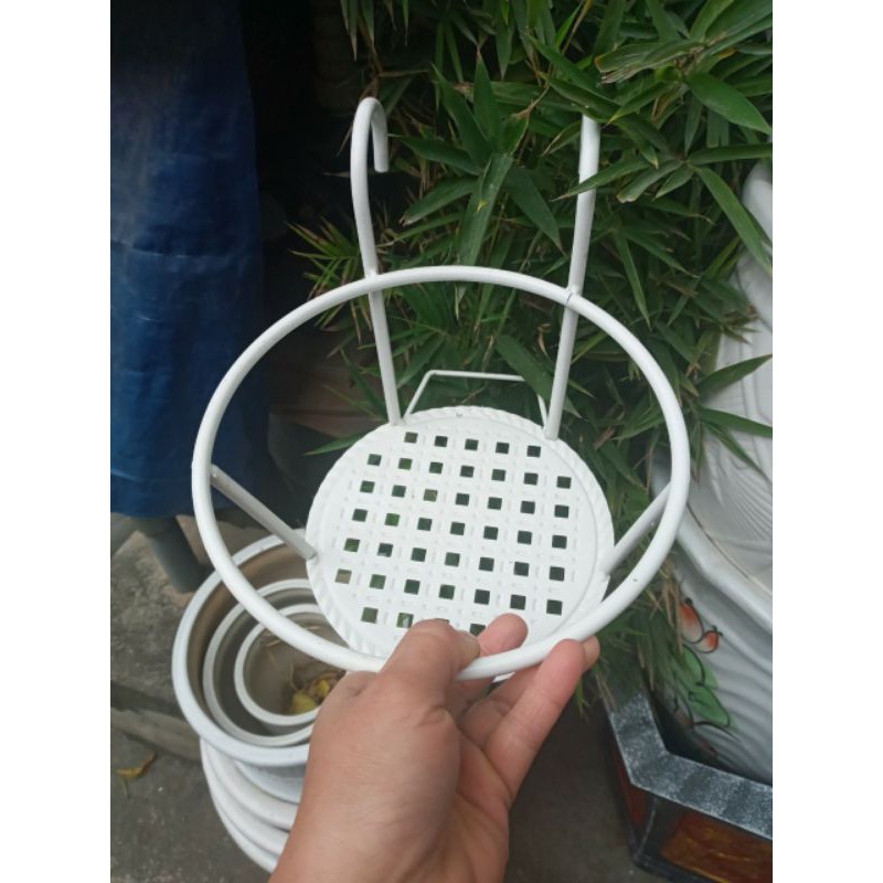 Giá treo chậu hoa lan can