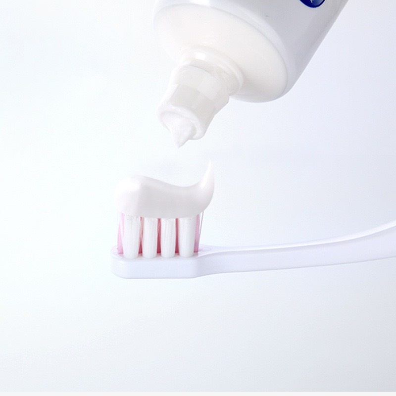 Kem đánh răng White &amp; White Lion làm trắng răng , hơi thở thơm mát Nội Địa Nhật Bản