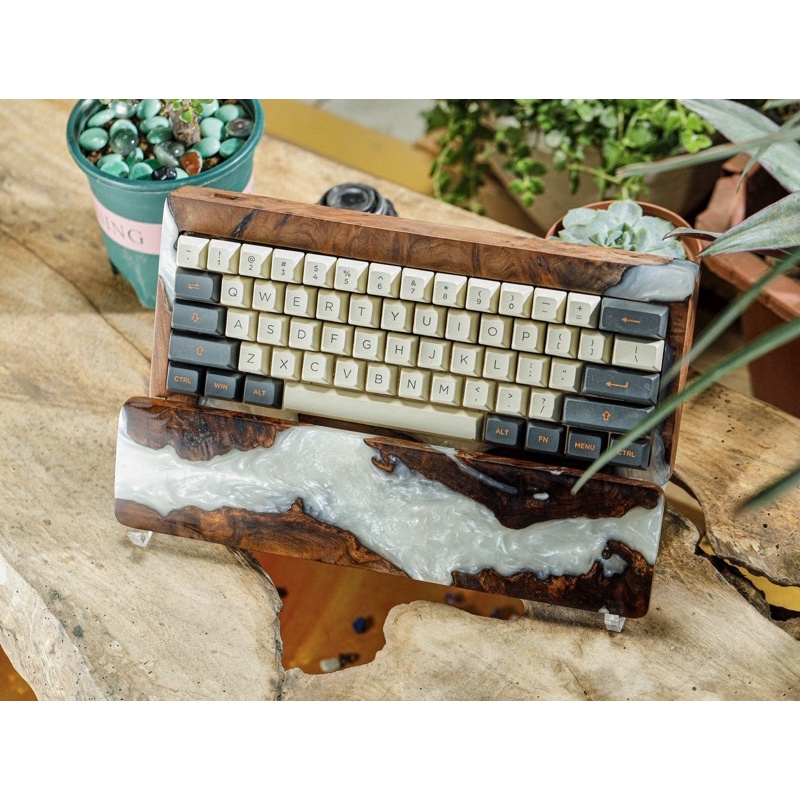 Vỏ bàn phím + kê tay theo bộ.Case keyboard + Wrist Rest