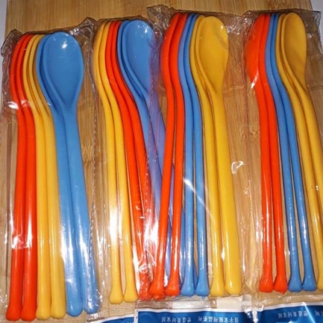 Set 6 thìa nhựa dài sinh tố nhiều màu