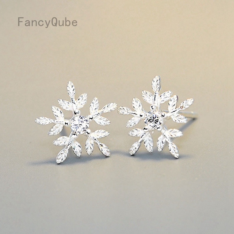 Đôi Bông Tai Hình Hoa Tuyết Đính Đá Thanh Lịch